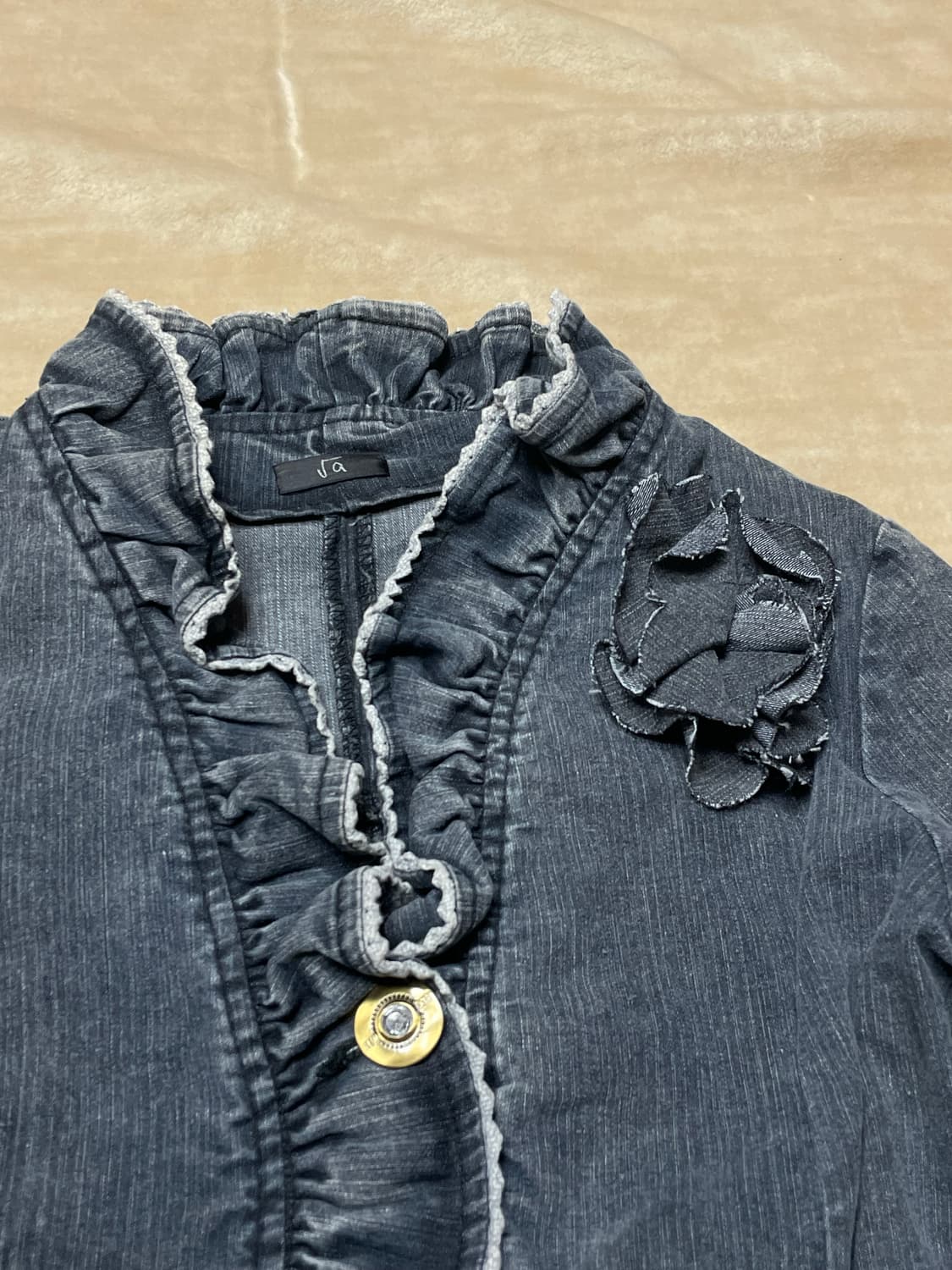 frill brooch denim jacket 상품이미지4