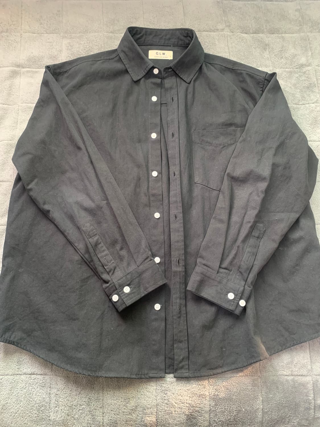 GLW 블랙 오버핏셔츠 상품이미지1