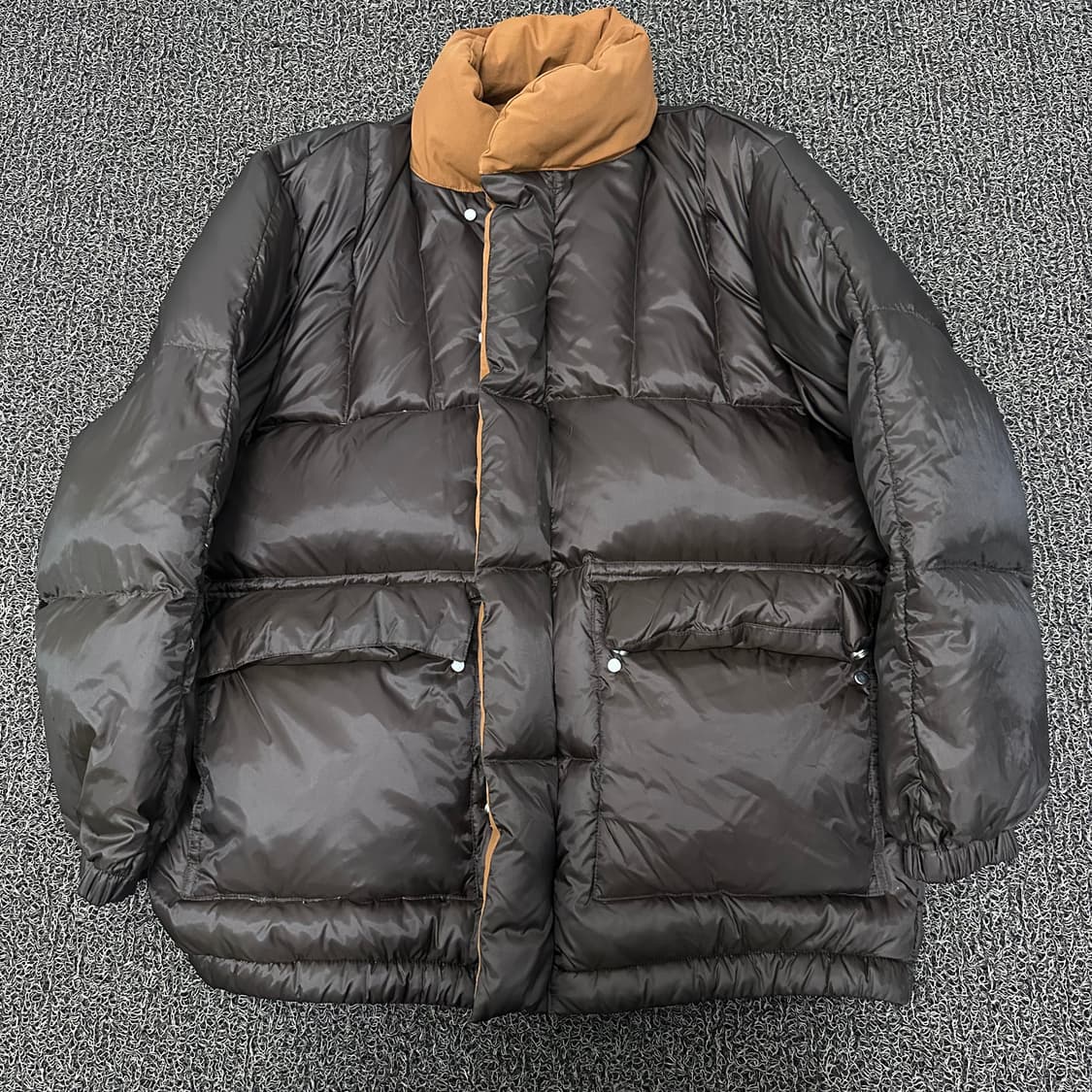 언앤써드 미스터리 여성 리버시블 양면 덕다운 패딩 브라운 F  상품이미지5