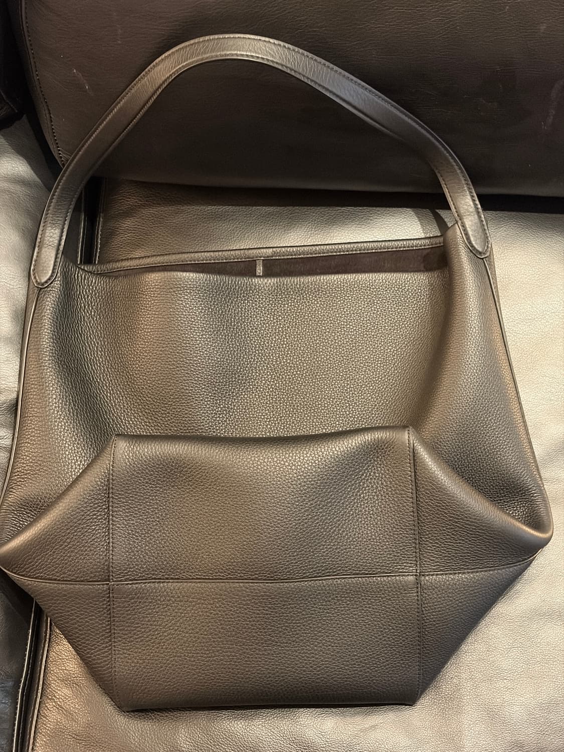 더로우 N/S 파크백 라지 블랙 상품이미지3