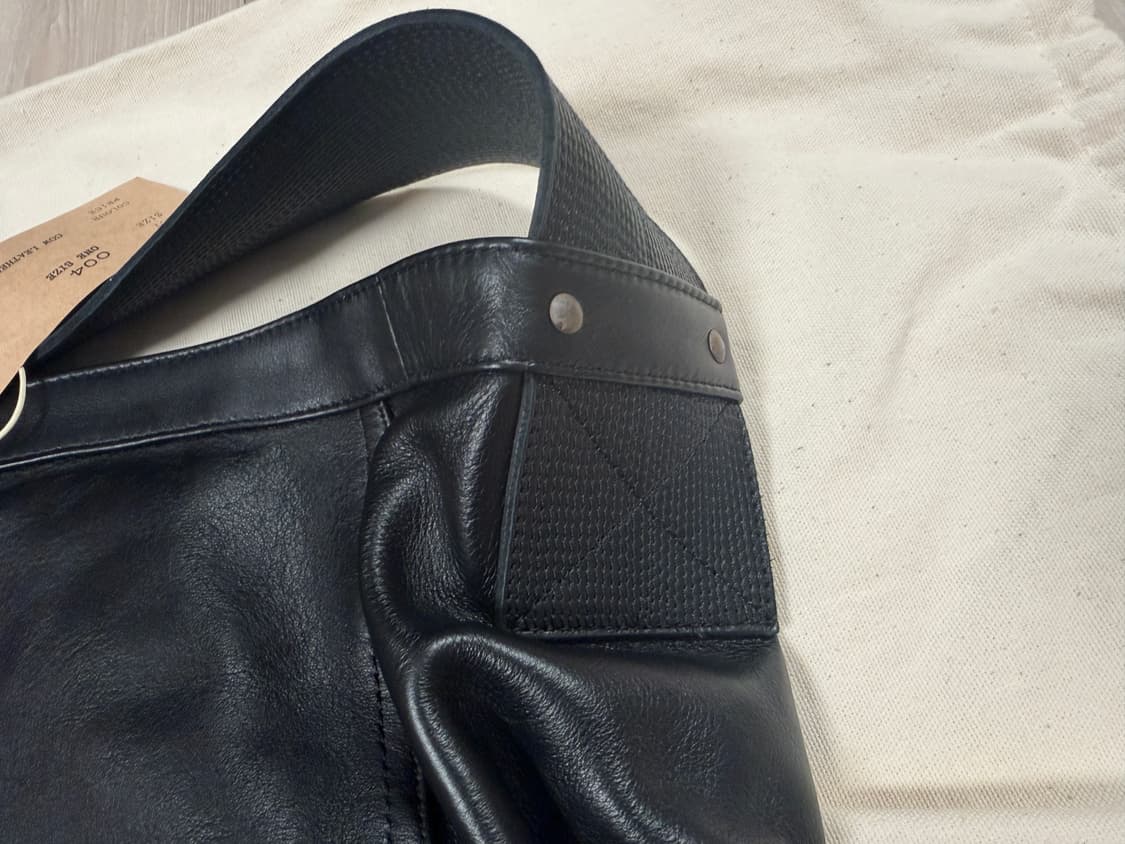 타이가 타카하시 뉴스보이백 소가죽 상품이미지4