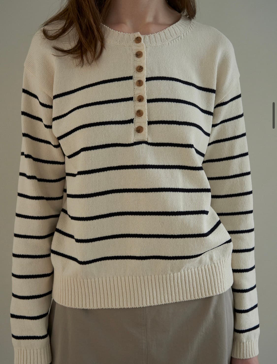 유라고 버튼 스트라이프 니트 상품이미지2