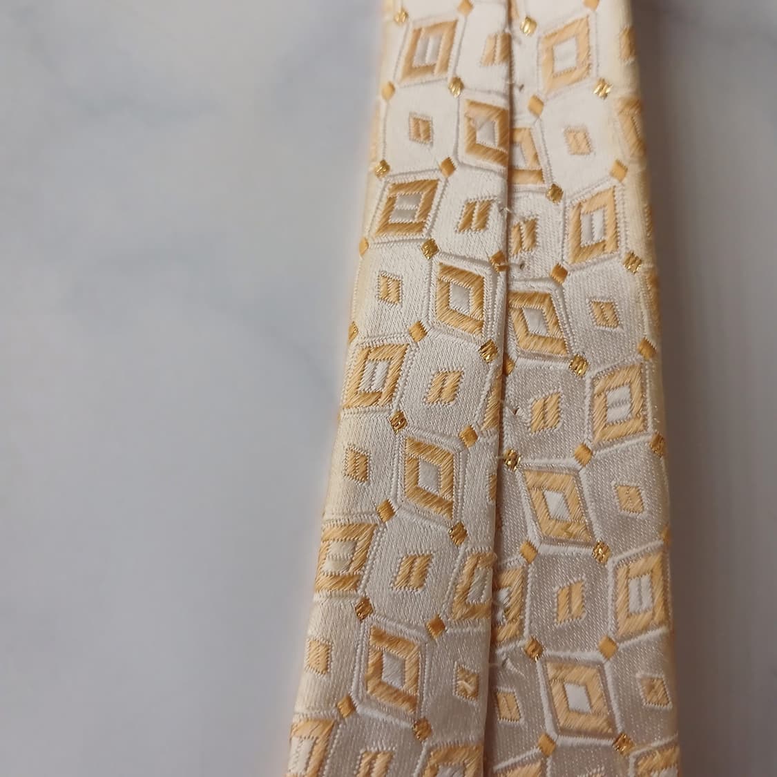 아쿠아스큐텀 실크 아이보리 자카드 넥타이 9.4cm A등급 A19302
 상품이미지8