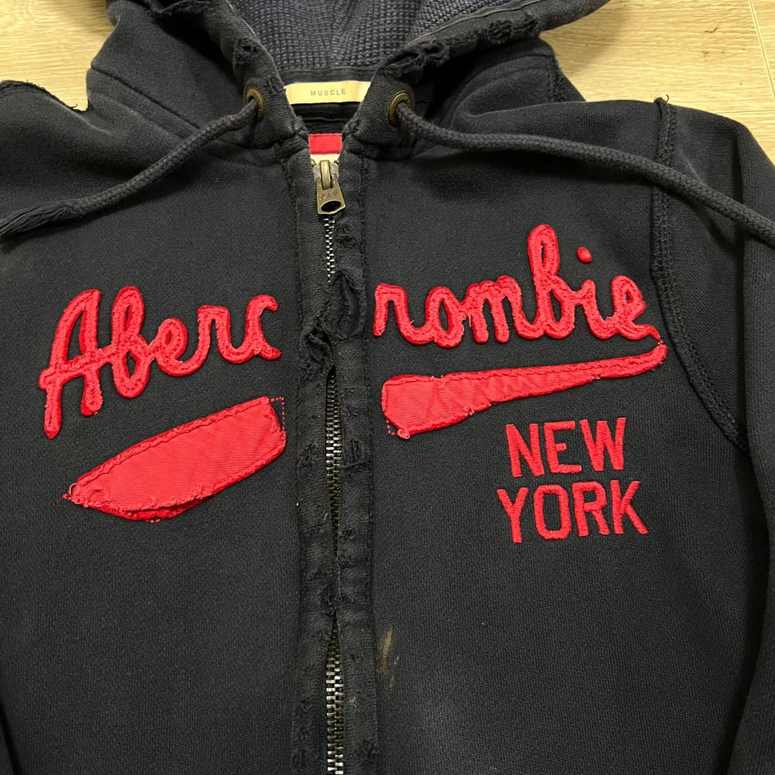 아베크롬비 앤 피치 데미지 빅로고 자수 후드집업 [네이비] L/100 상품이미지4