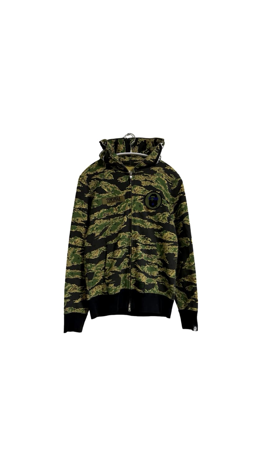 베이프 1ST CAMO 타이거 샤크 후드 집업 상품이미지1