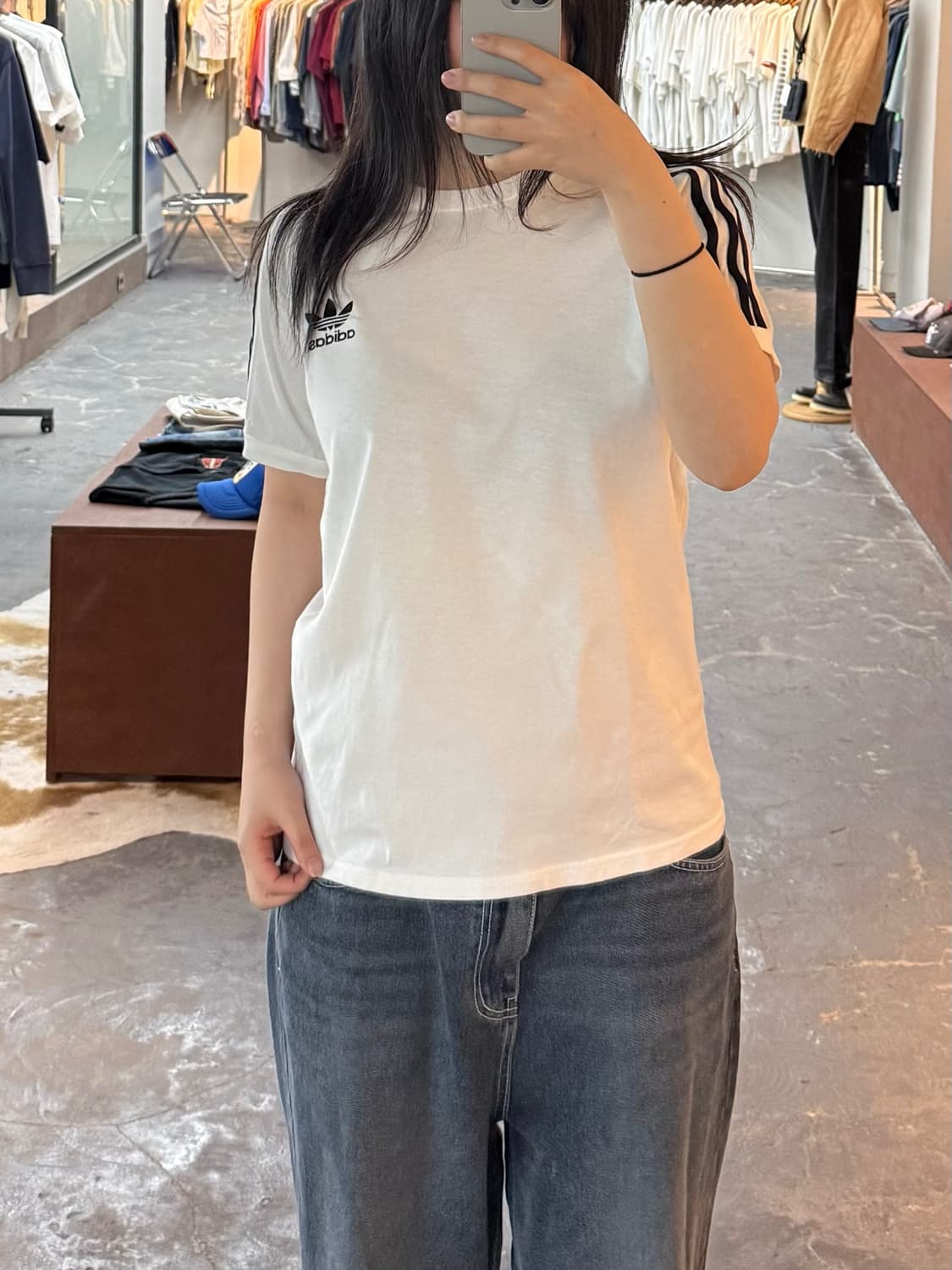 아디다스 오리지널스 파이어로고 화이트 반팔 H3022 상품이미지1