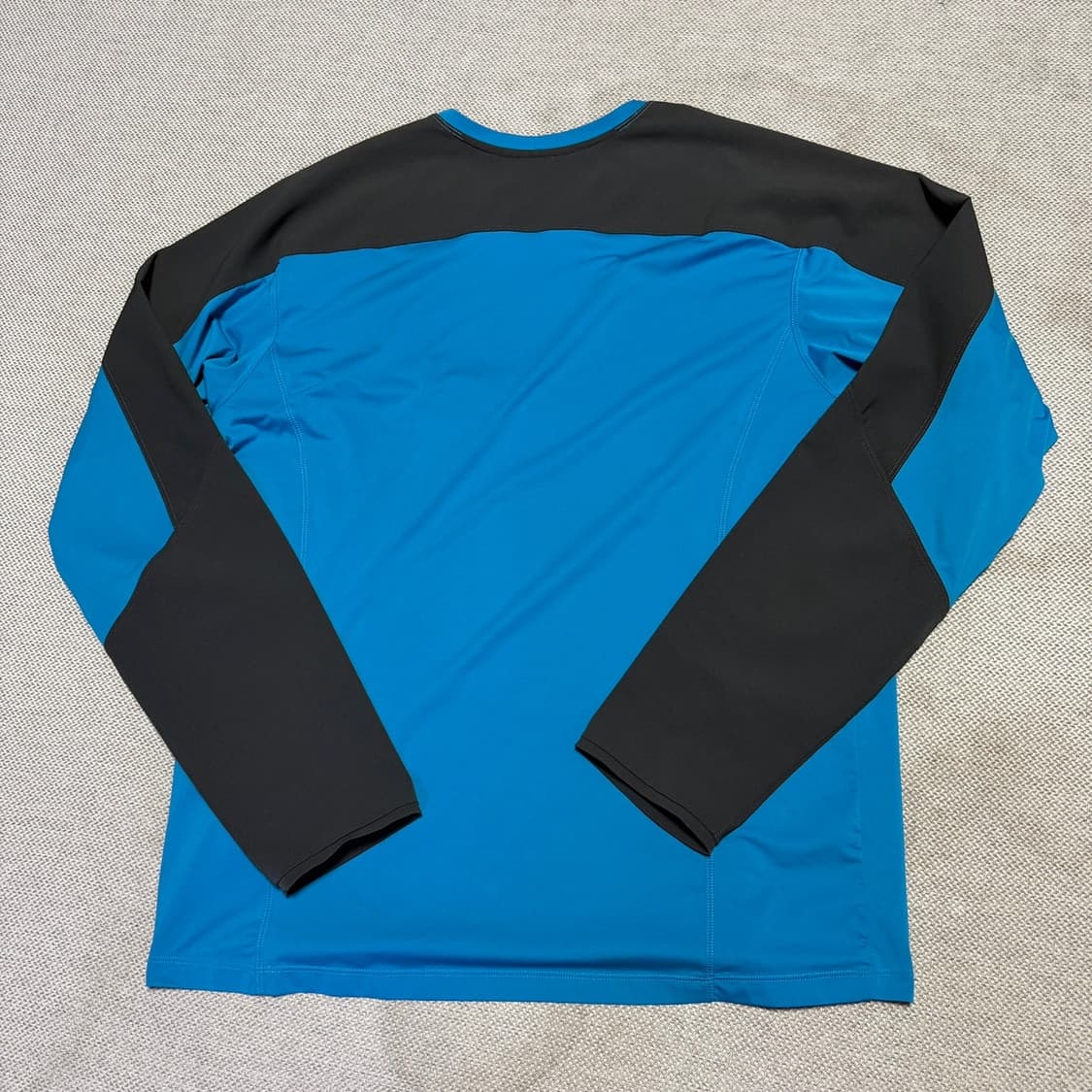 아크테릭스 트레이닝 롱 슬리브 상품이미지5