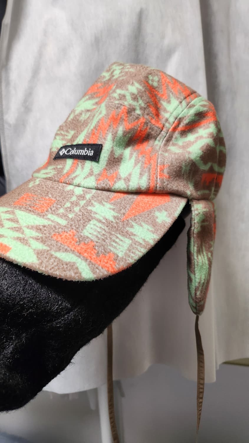 Columbia 패턴 이어플랩 캡 상품이미지5
