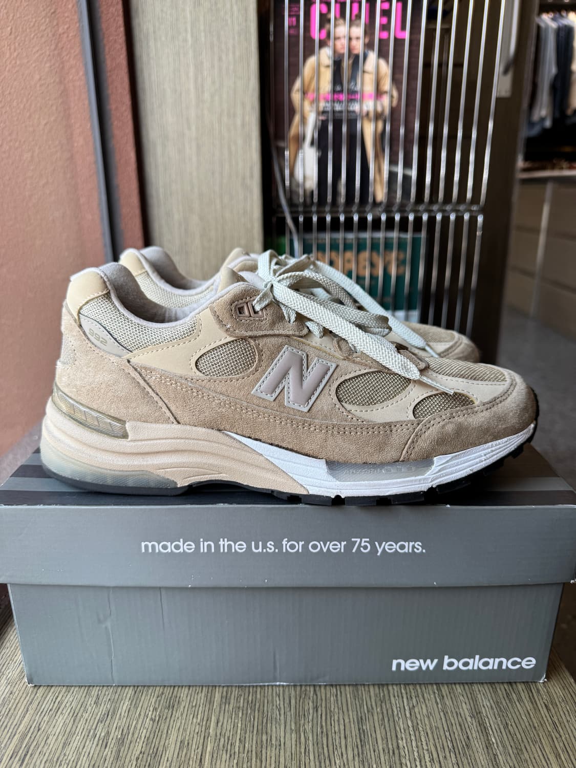 뉴발란스 992 탄 270 상품이미지3