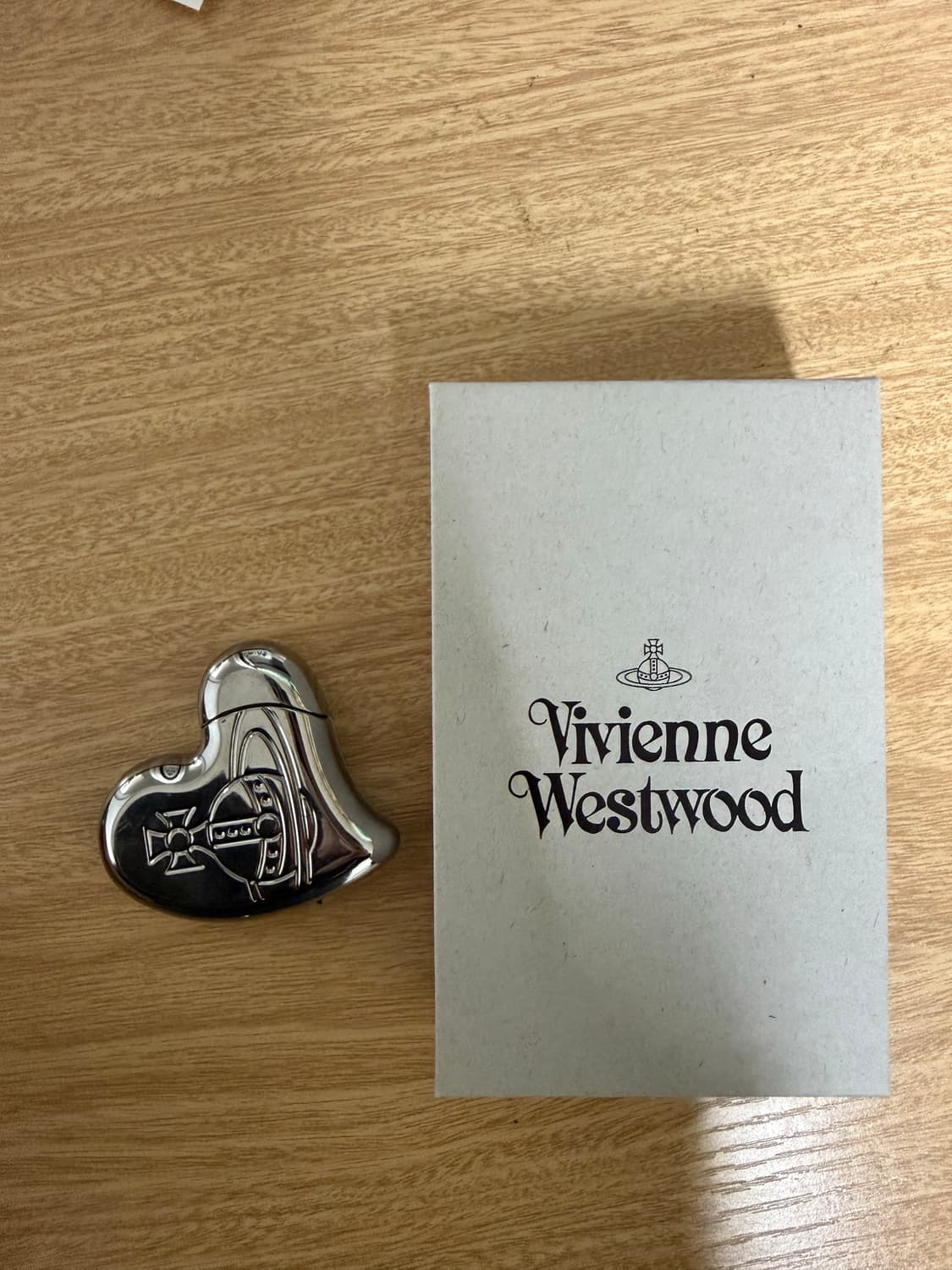 비비안웨스트우드 하트라이터 (실버) 판매합니다.  상품이미지1
