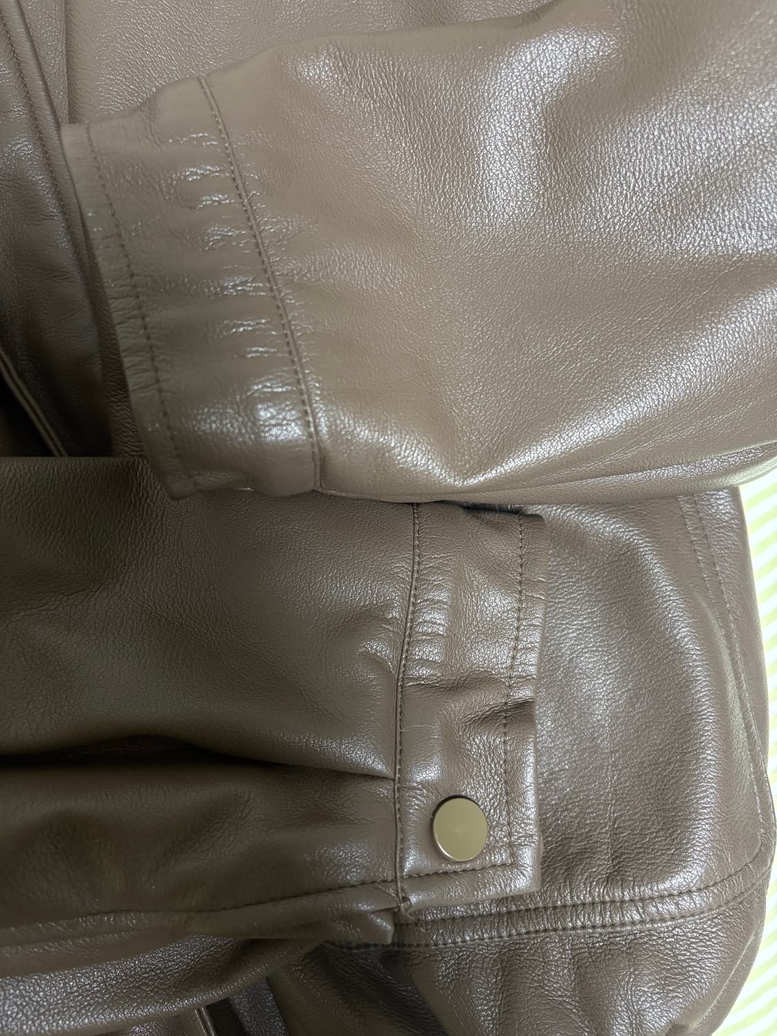 플레이스 스튜디오 비건 레더 무스탕 자켓 상품이미지4