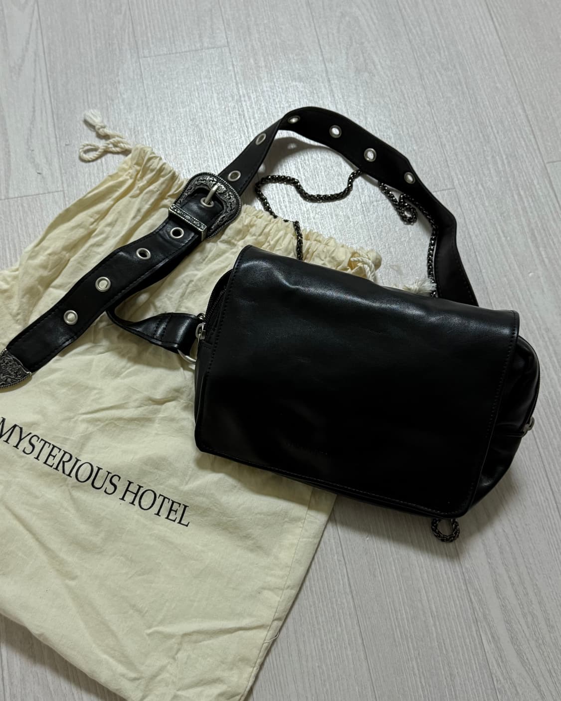 더미스테리어스호텔 웨스턴 벨트백 블랙 상품이미지1