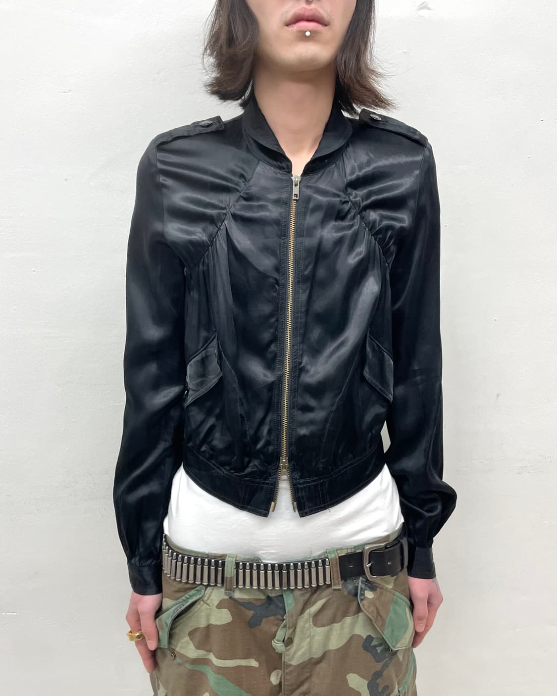 Shirring Glossy Cropped Black Zip-Up  상품이미지3