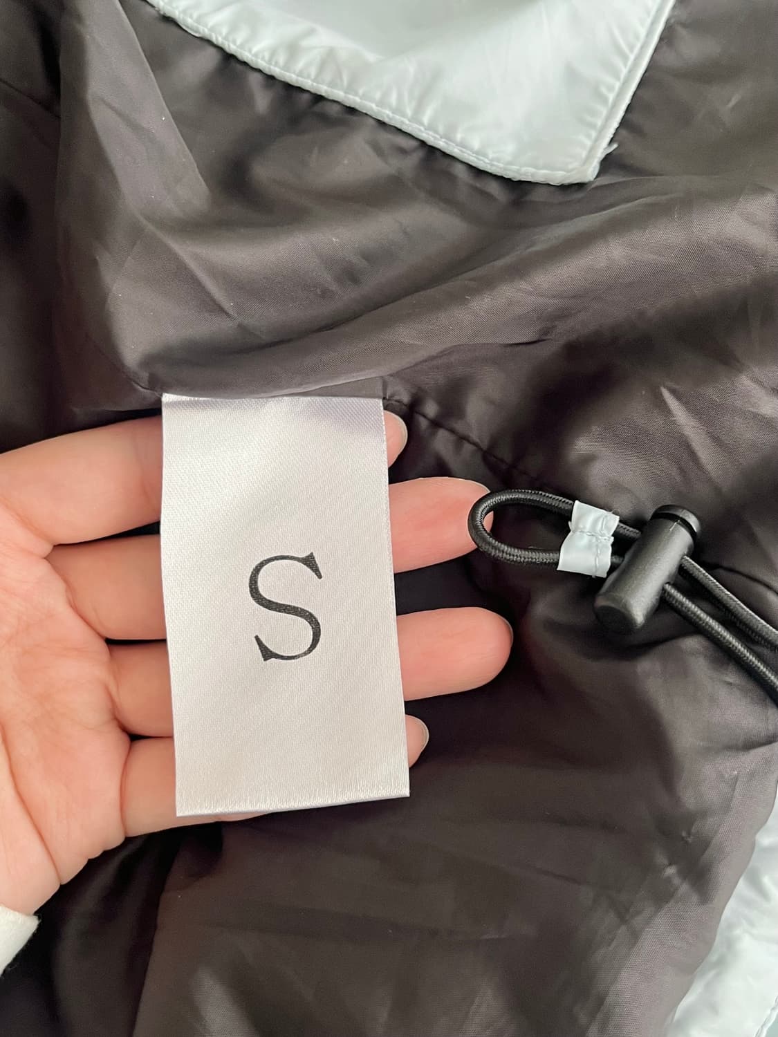 S) 마뗑킴 글로시 푸퍼 덕다운 패딩 스카이 상품이미지8