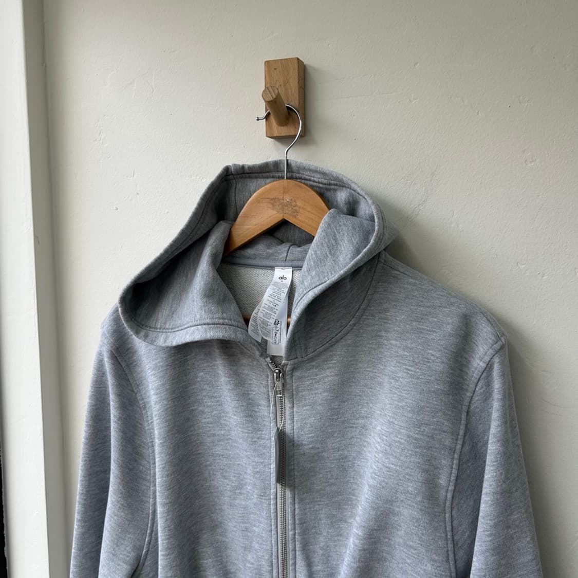 16318 - 알로 크롭 후드 집업 상품이미지1