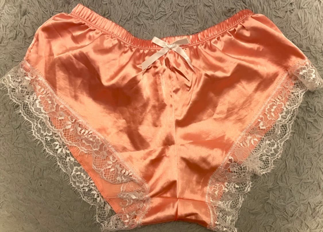 레이스 새틴소재 란제리 쇼츠 상품이미지1