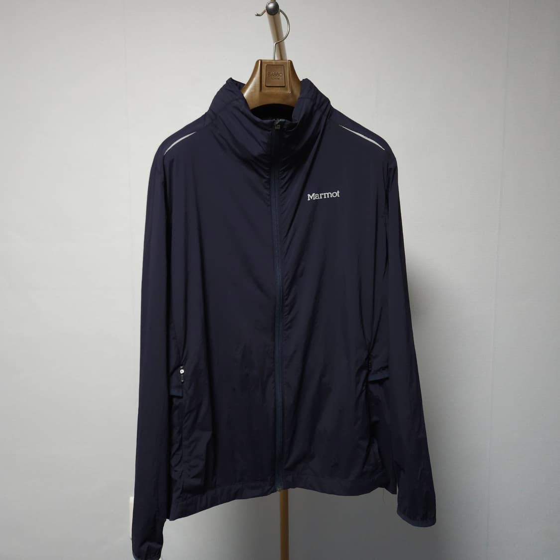 105 ) 마모트 남성 여름 바람막이 자켓 네이비 상품이미지1
