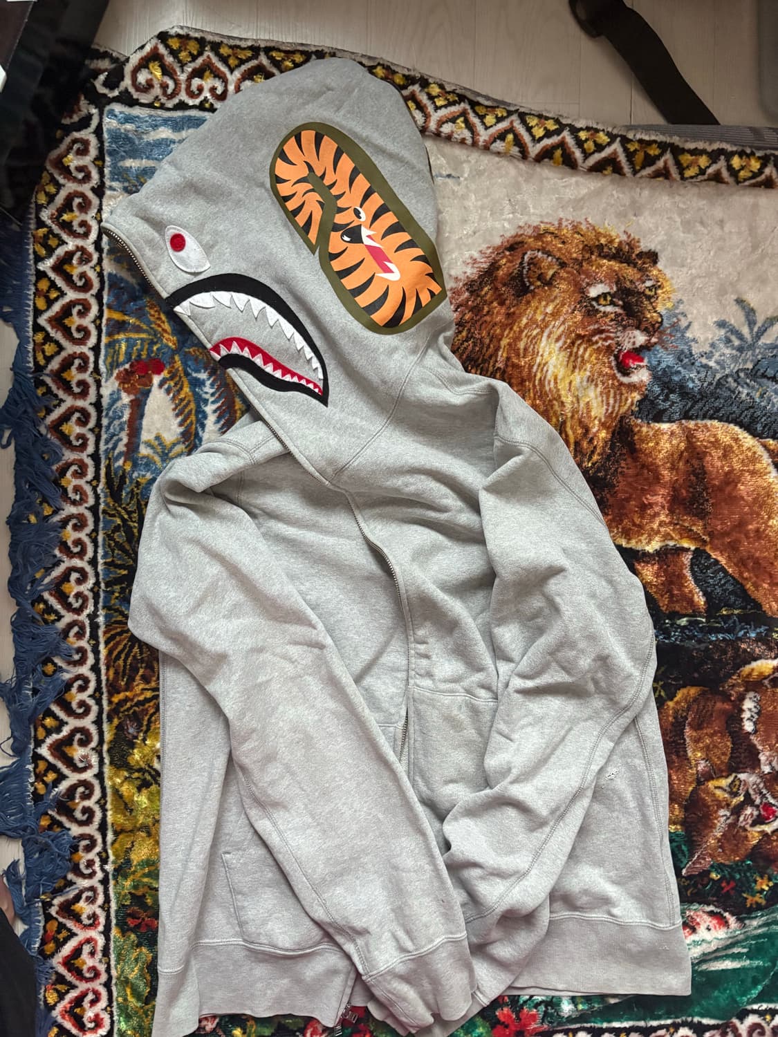 베이프 샤크후드집업 반카모 xl 판매합니다 상품이미지1