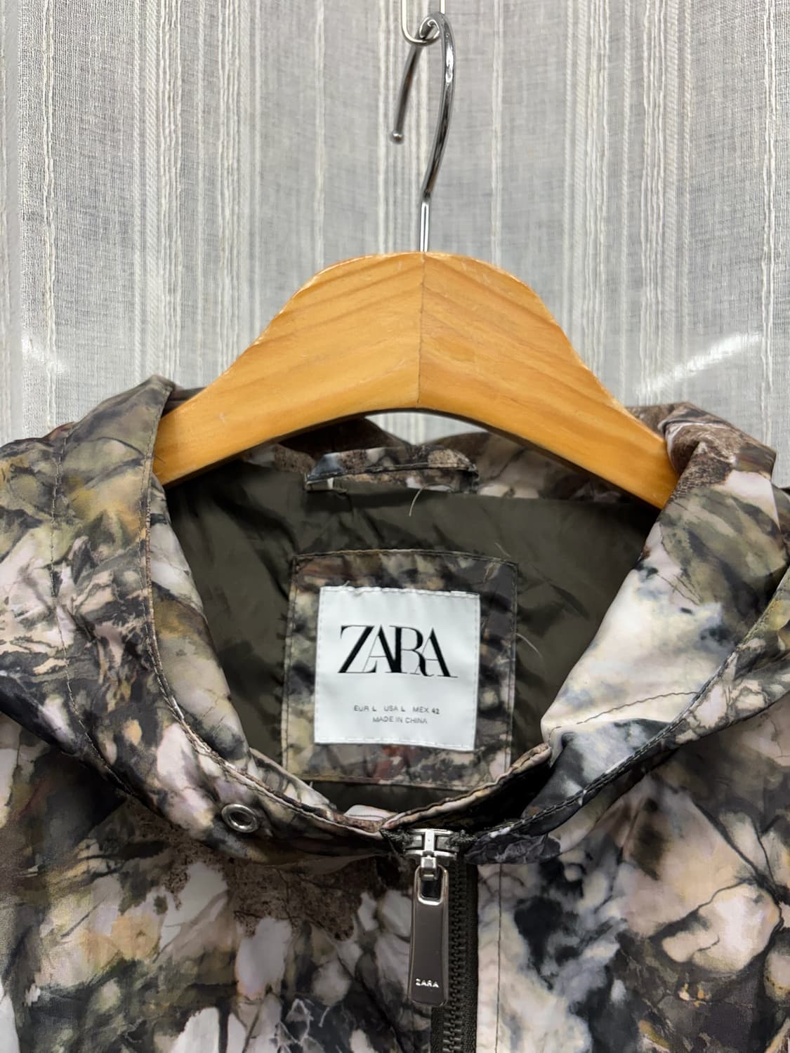 ZARA 자라 리얼트리 바람막이 자켓 Size: 42사이즈 상품이미지3