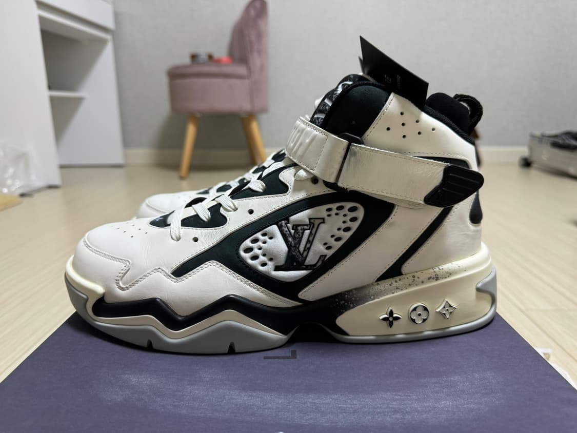 루이비통 LV 트레이너2 하이탑 8 1/2 사이즈 실측 280 상품이미지1