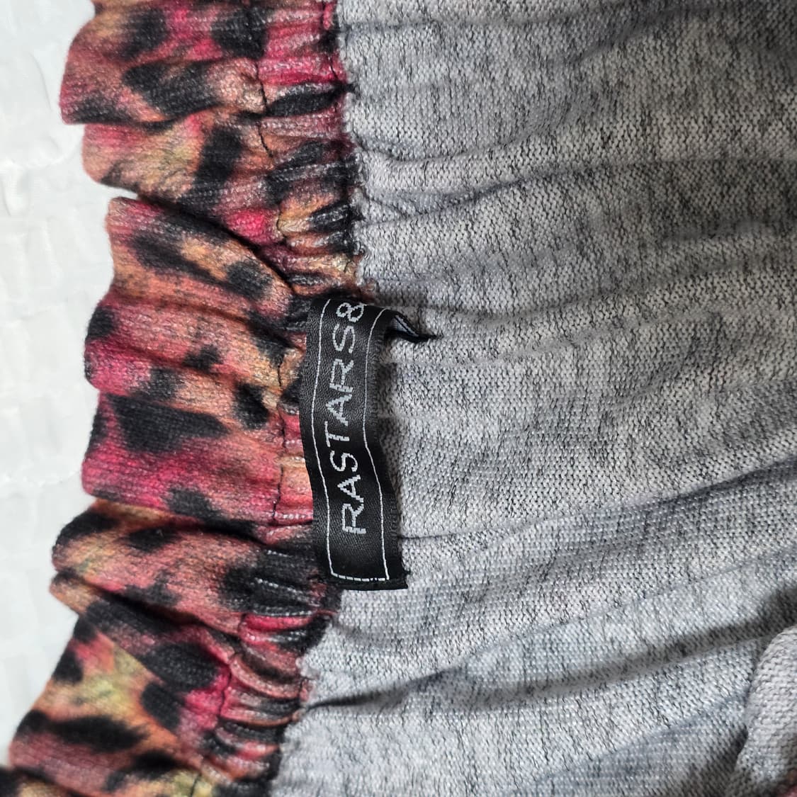 레오파드 스모크 오프숄더 언발 블라우스 상품이미지5