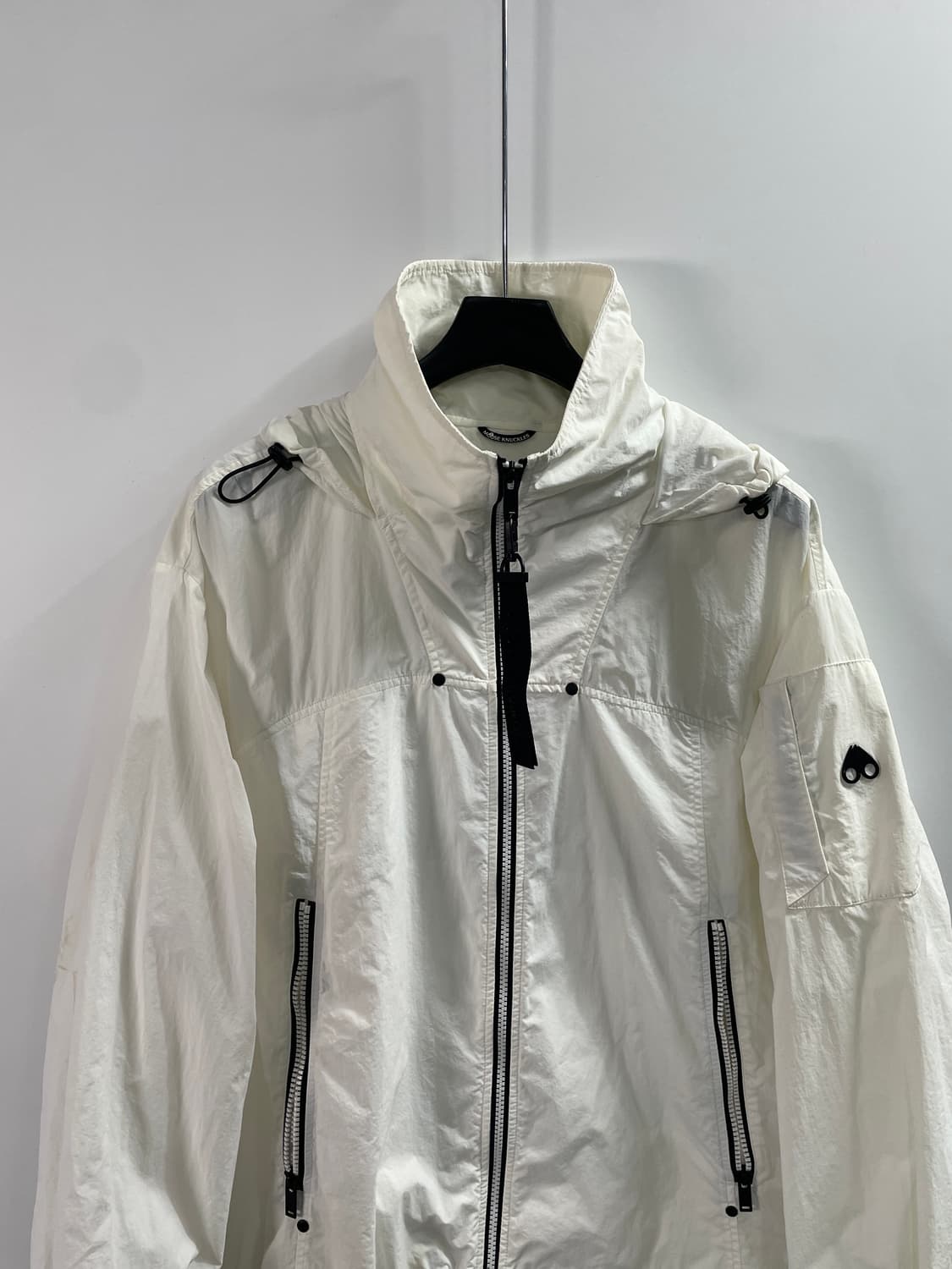 무스너클 화이트 투웨이 바람막이 자켓 (on.298) 상품이미지2