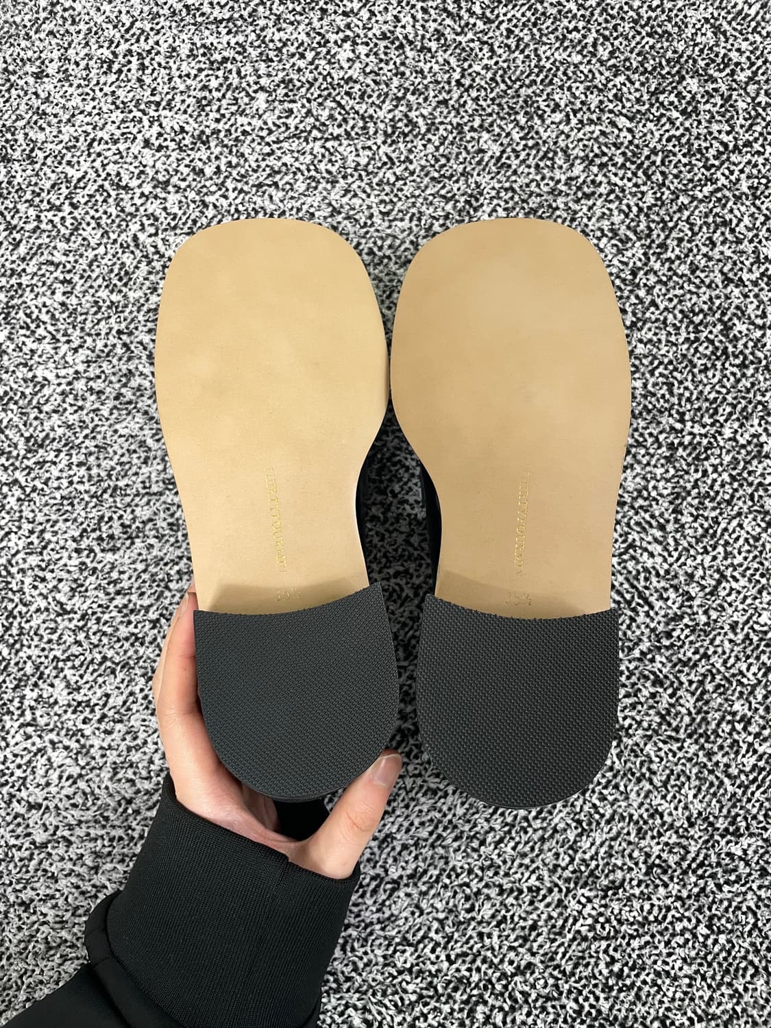 빈티지9. 써티포민 터커로퍼 유광블랙 카우레더 상품이미지6