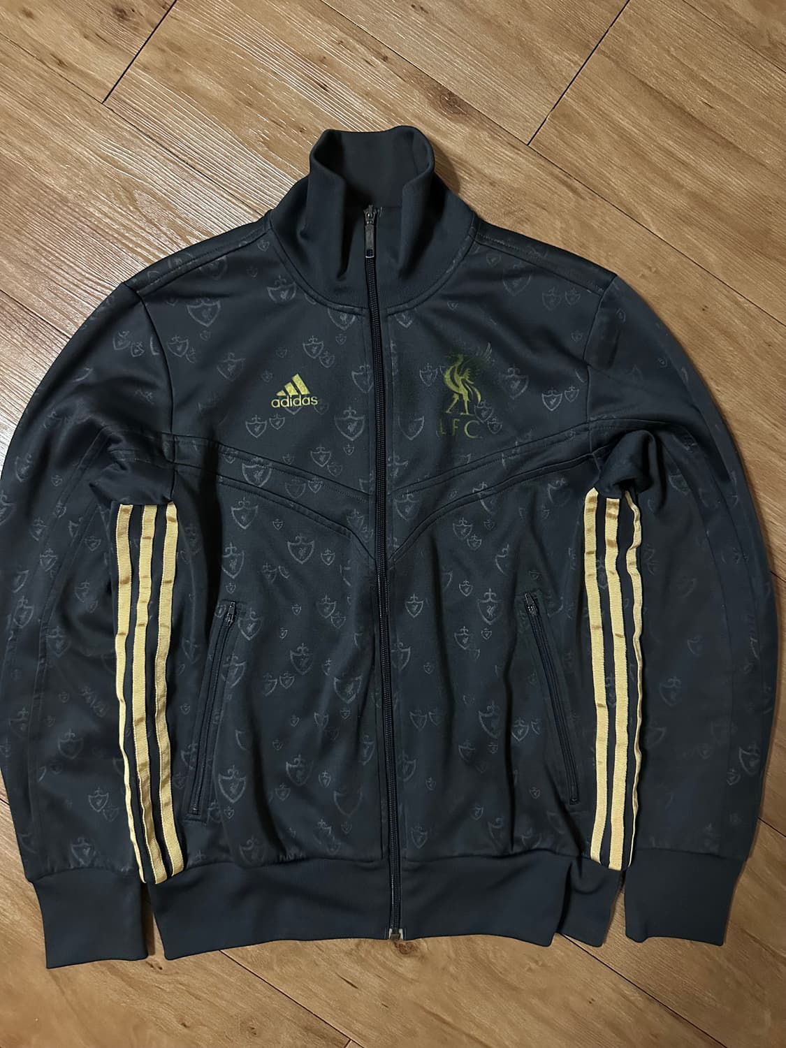 아디다스 LFC 트랙탑 M 사이즈 판매 상품이미지1