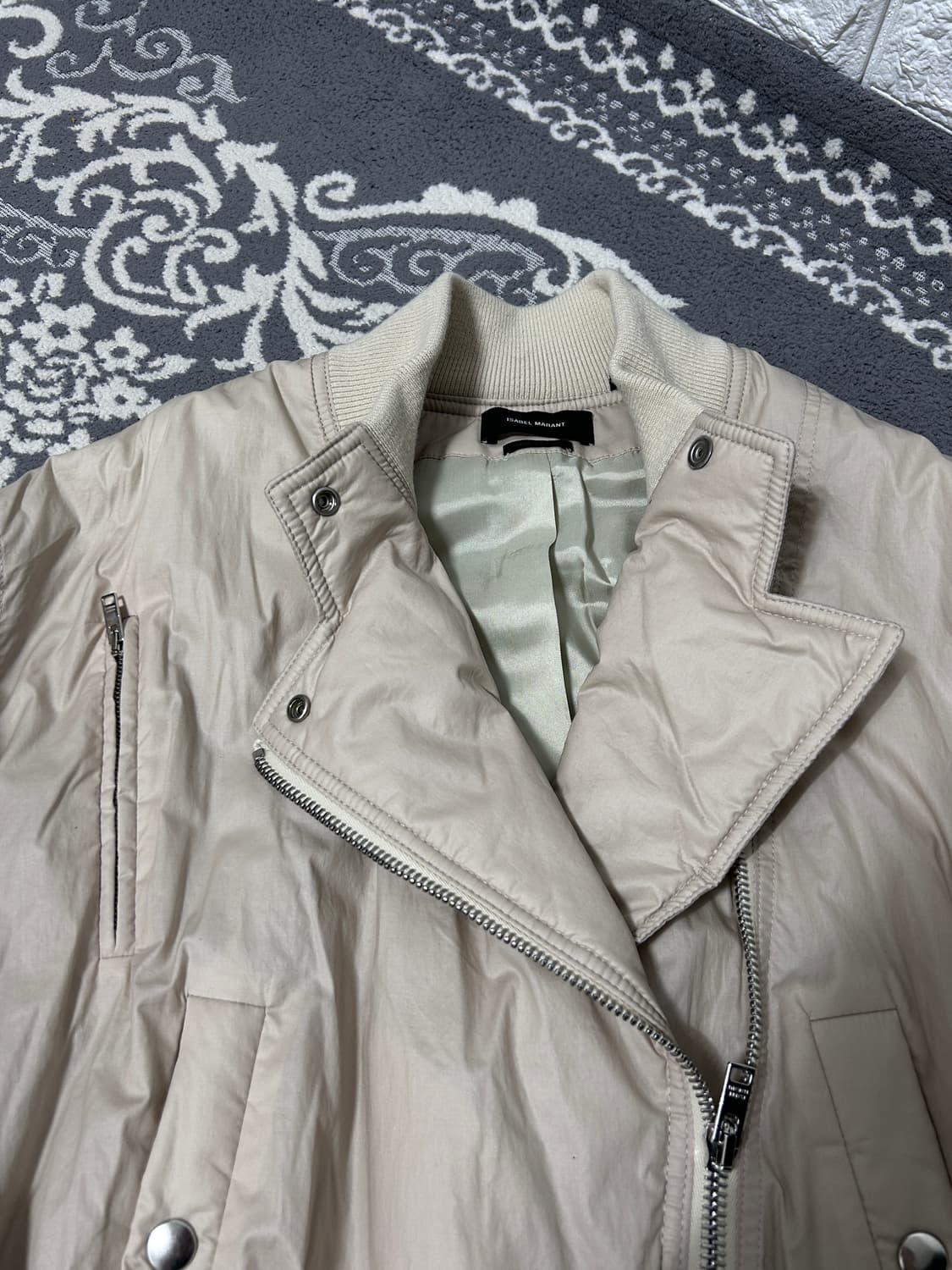 이자벨마랑 사선 크롭 봄버 자켓 상품이미지3