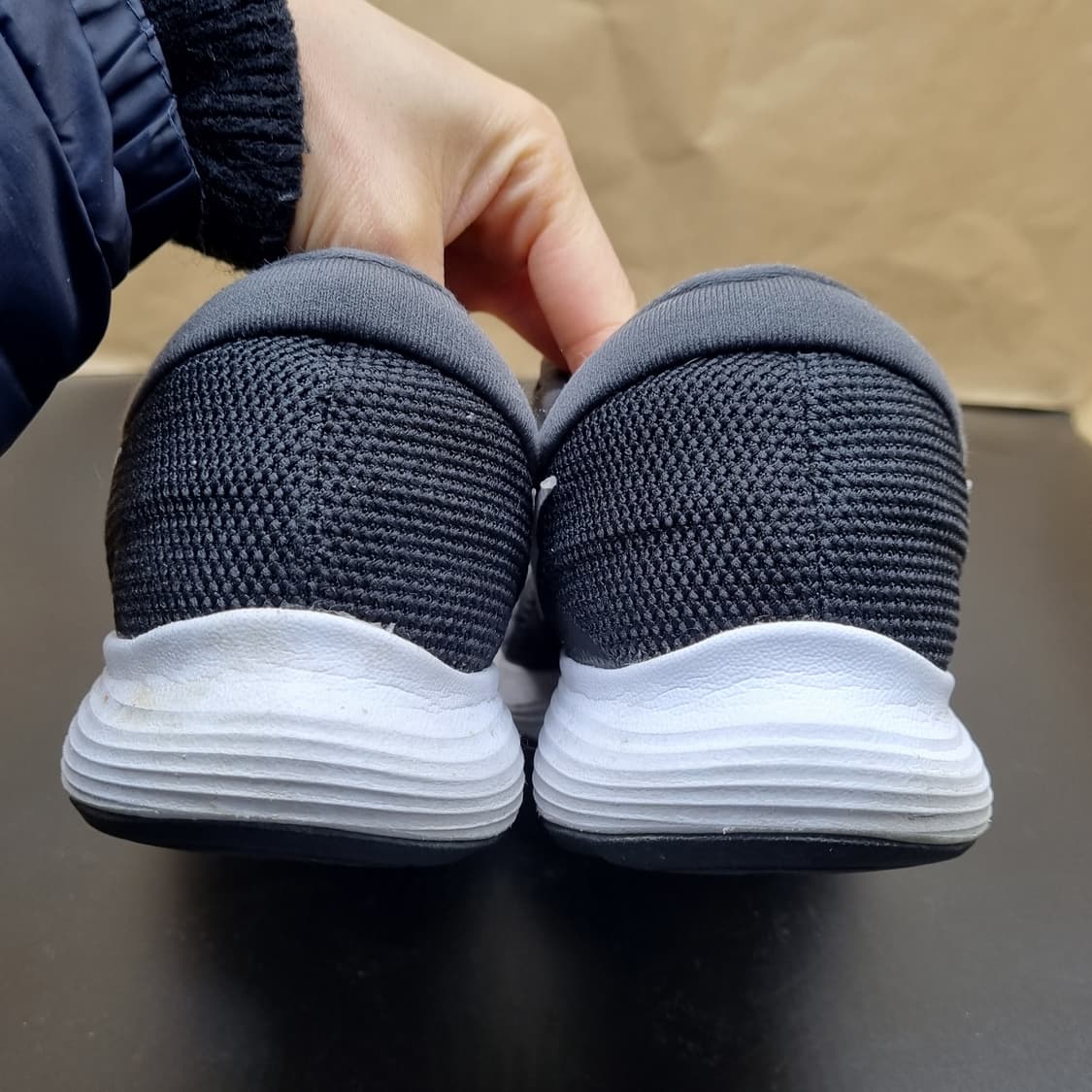 나이키 레볼루션4 남성운동화270  상품이미지4