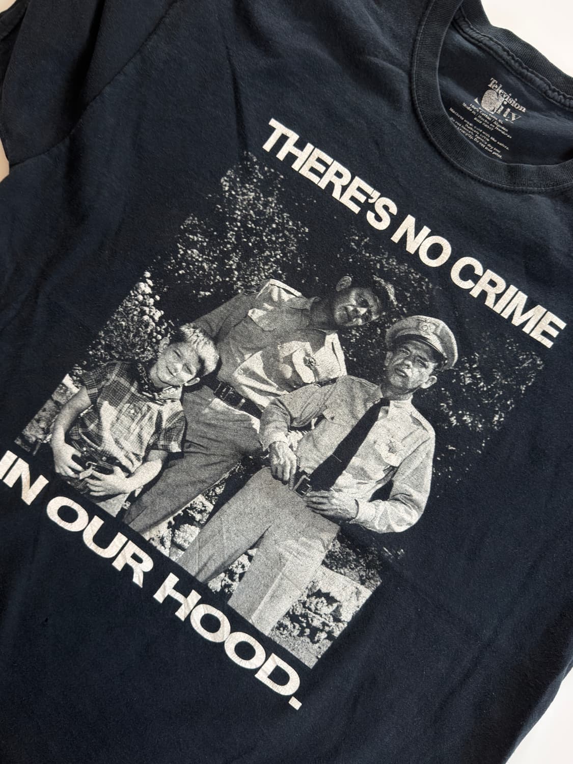 00s there’s no crime in our hood 빈티지 티셔츠 상품이미지3