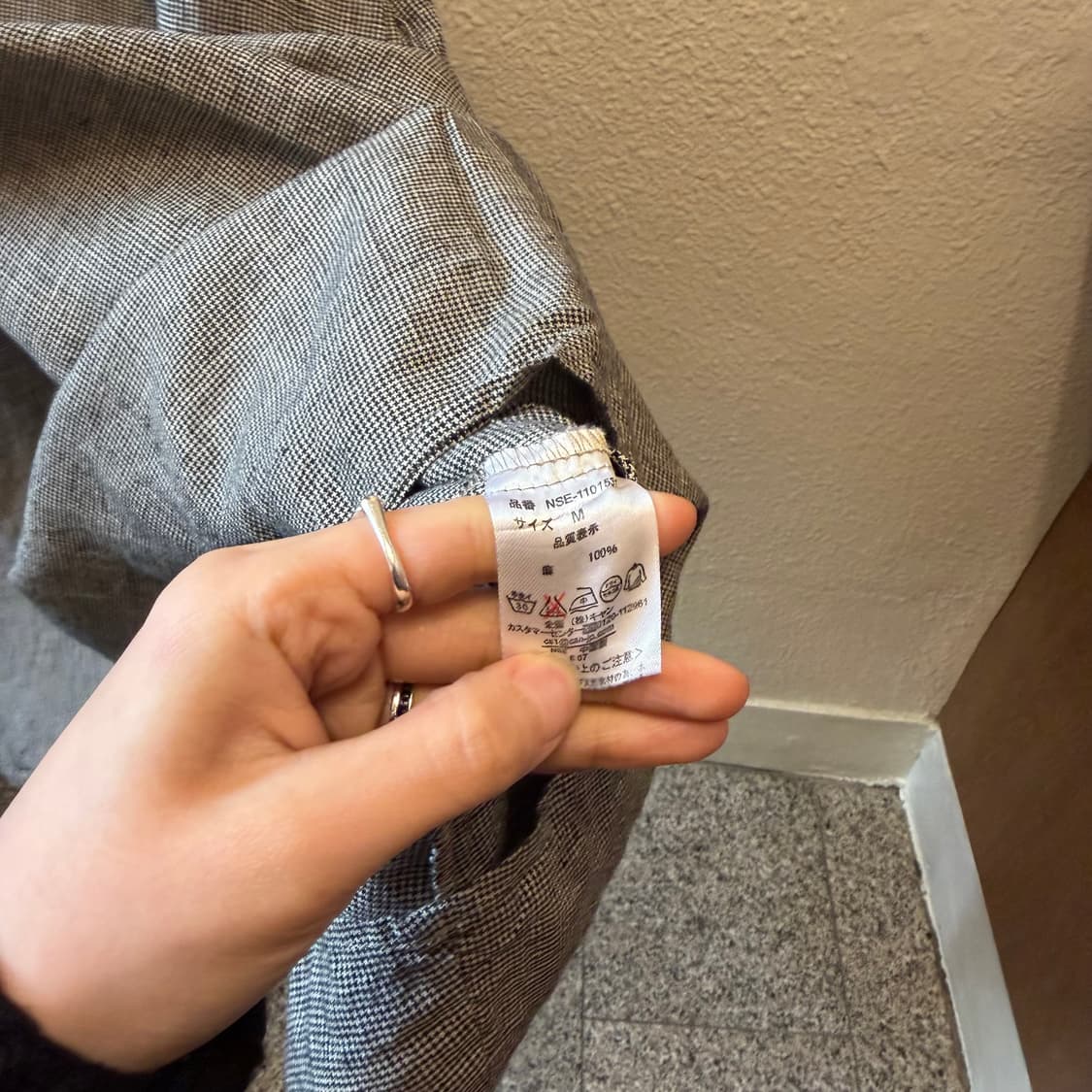 빈티지 라운드넥 슬리브리스 롱 원피스 잔체크 패턴 디테일 블랙 상품이미지5