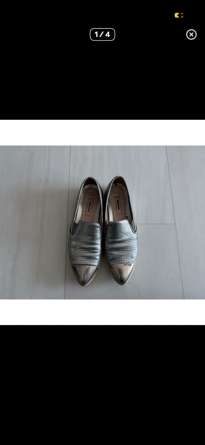 미우미우 메탈 토 슬립온 상품이미지1