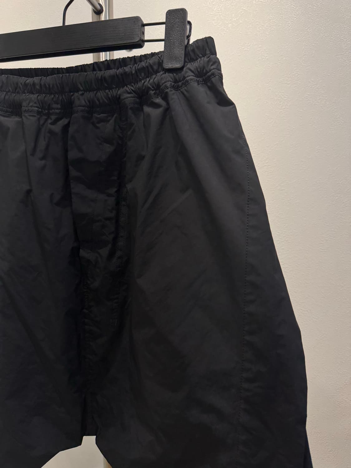 Julius Nilos 17ss 트위스티드 크로치 사루엘 쇼츠 상품이미지3