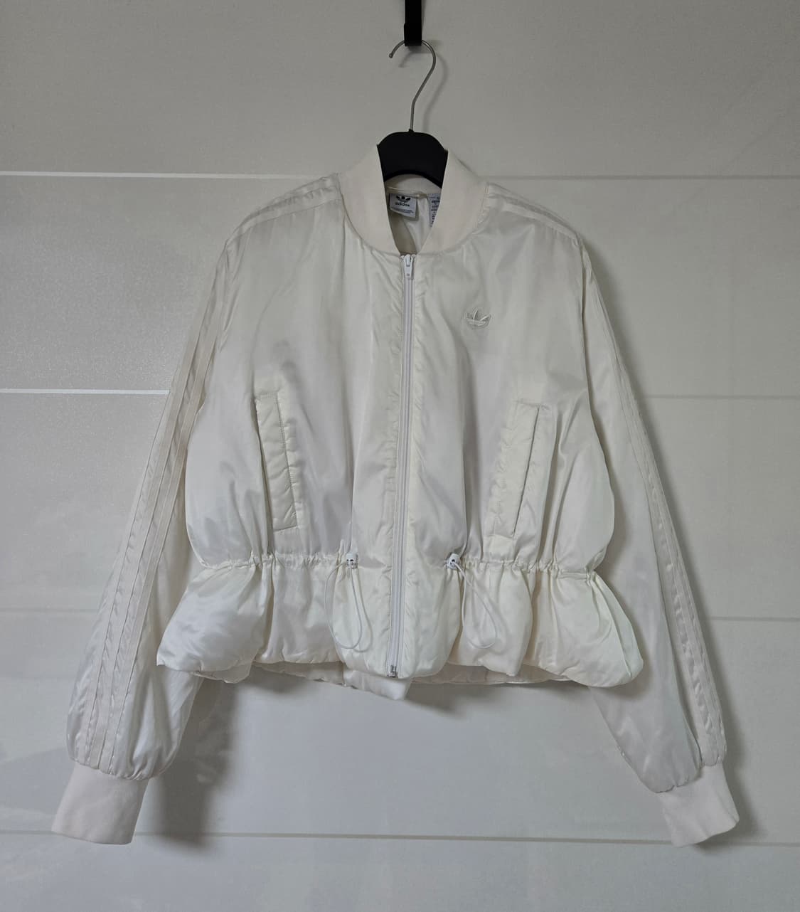 아디다스우먼 보머 크롭점퍼 상품이미지1