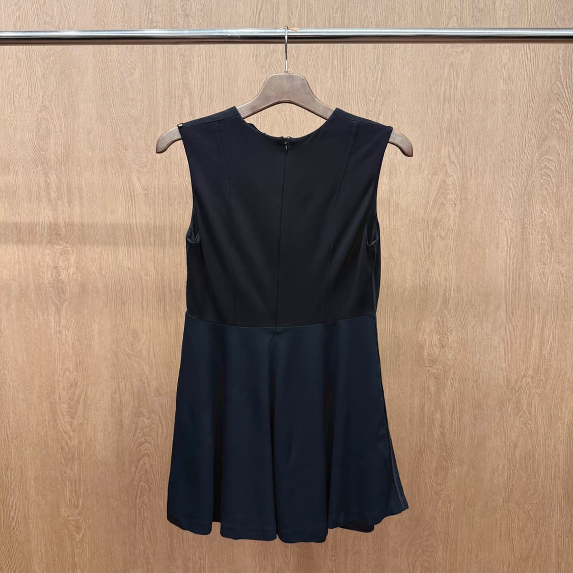 막스마라 스포트막스 브이넥 슬리브리스 플레어 미니 원피스 블랙 상품이미지3