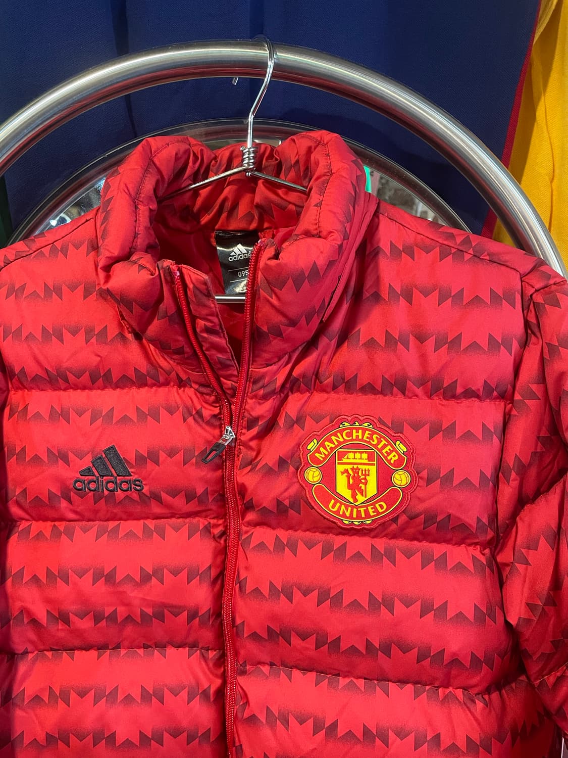 아디다스 맨유 콜라보 패딩 상품이미지2