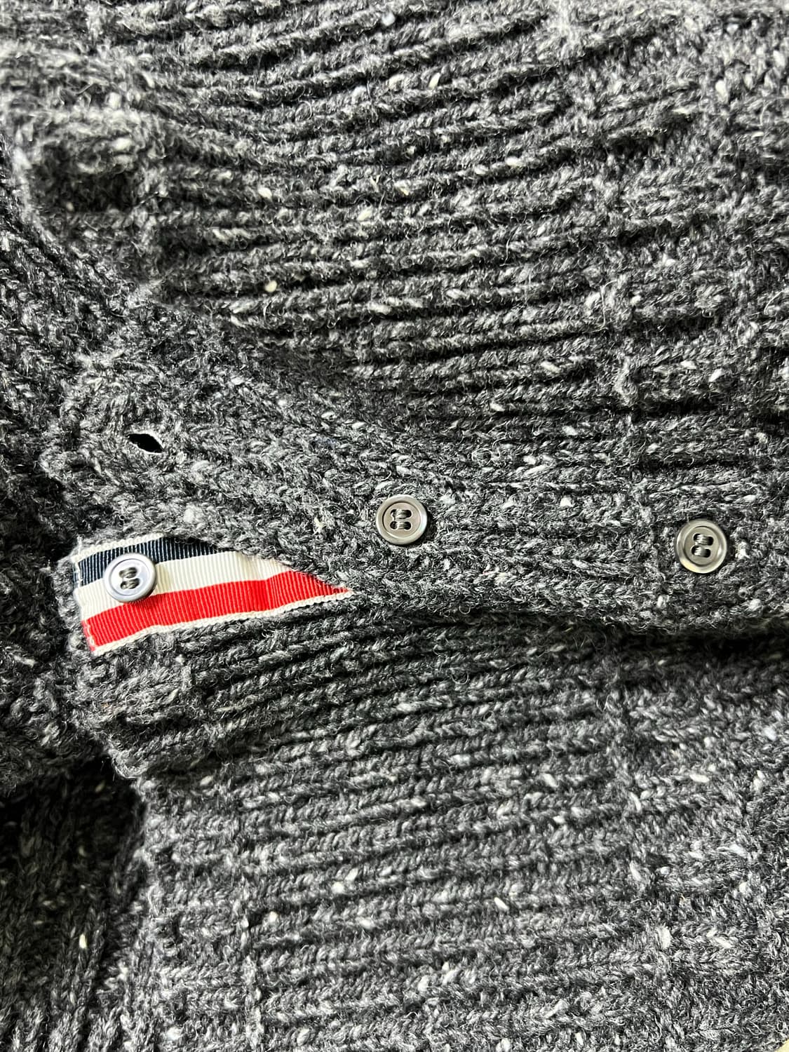 [정품] 3 톰브라운 사선 케이블 모헤어 울니트 그레이 상품이미지5