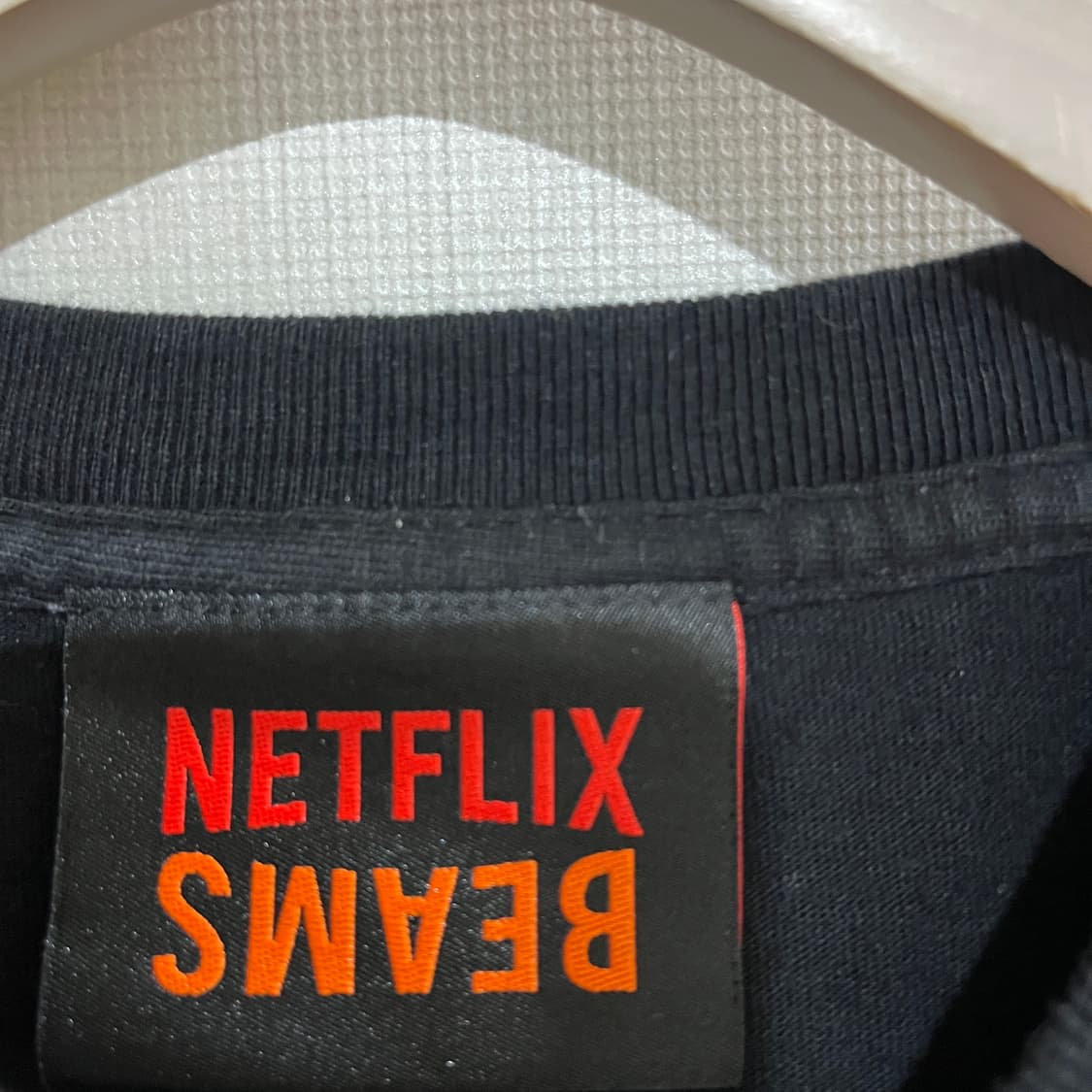 (M) 빔즈 “넷플릭스” 반팔 티셔츠 상품이미지3