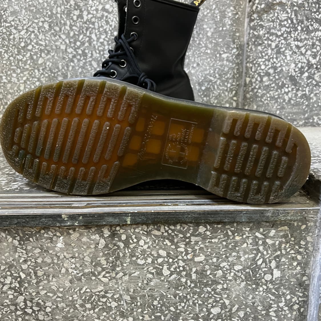 닥터마틴 1460 8홀 부츠 상품이미지7