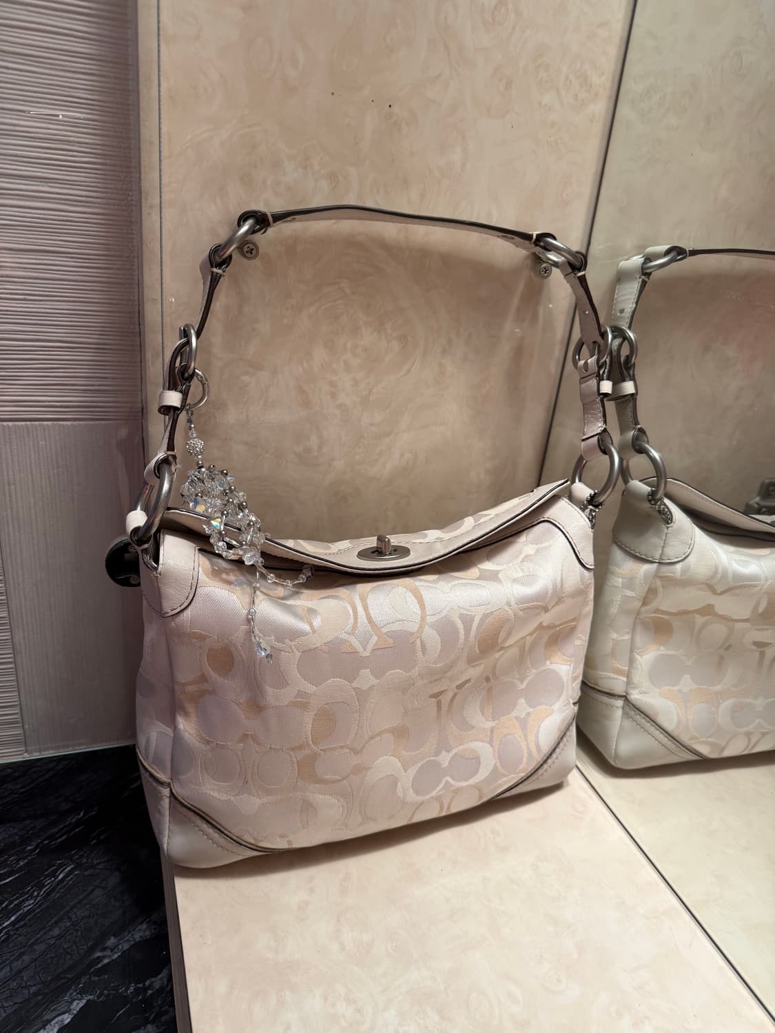 COACH WHITE SHOULDER BAG 상품이미지3
