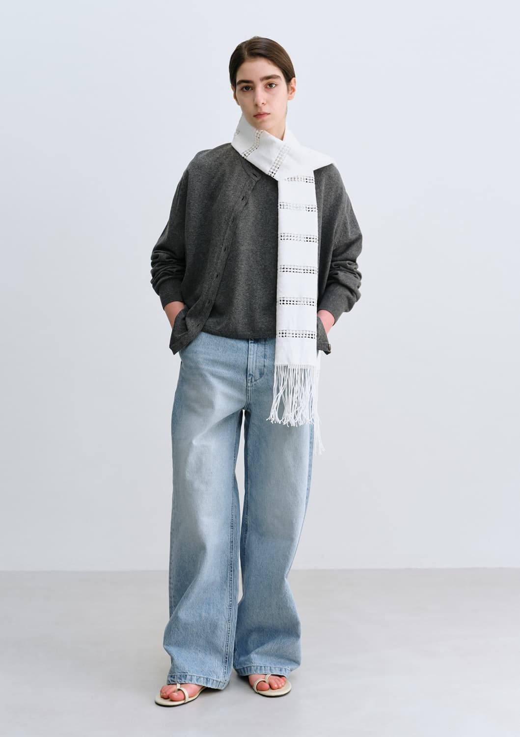 문달 Fringe Scarf in White 상품이미지2