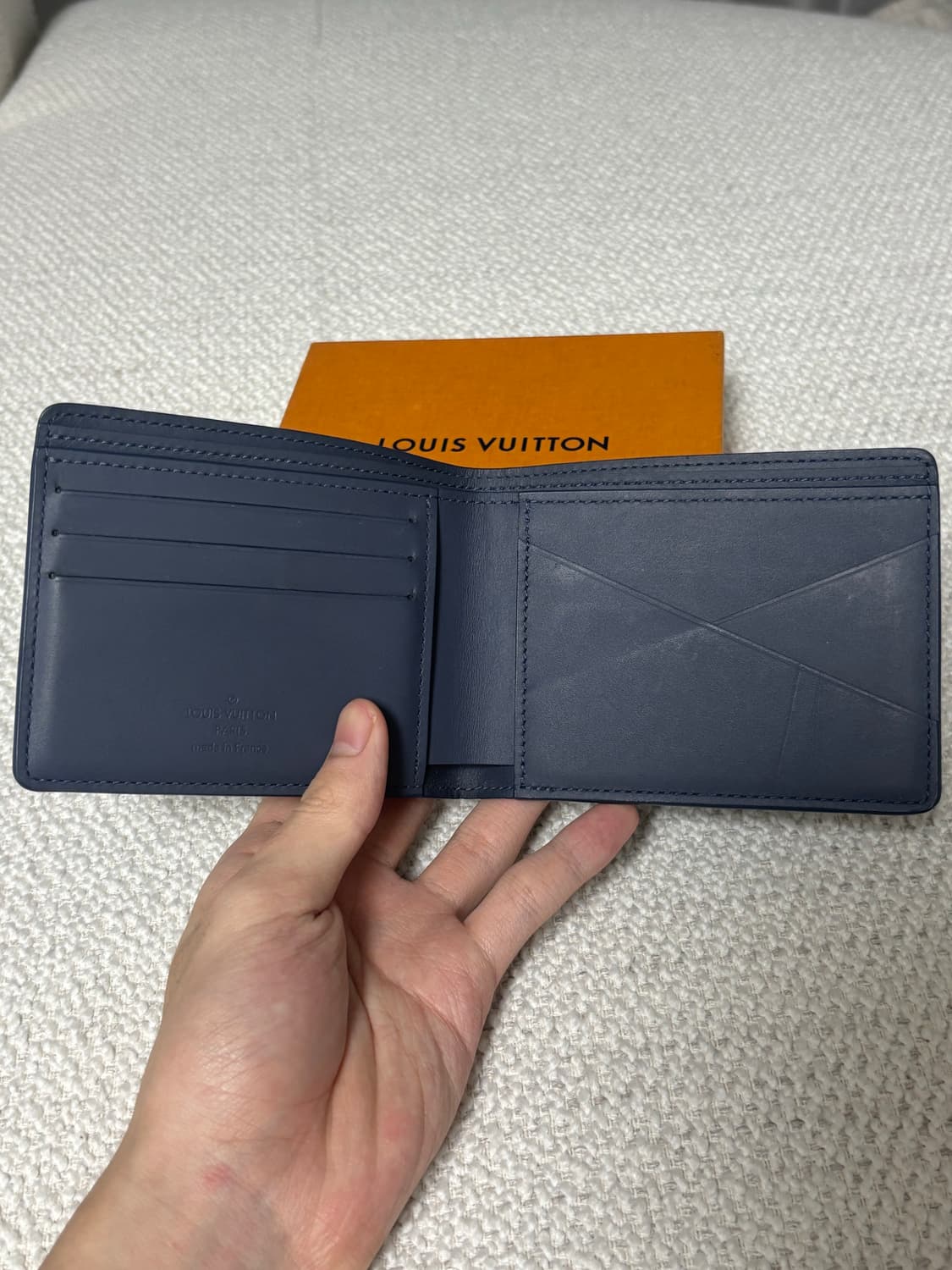 [NFC내장] 루이비통 쉐도우 모노그램 멀티플 반지갑 네이비 상품이미지5