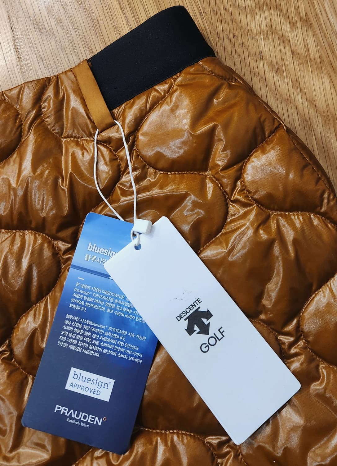 (새상품)데상트골프 여성 다운퀄팅 골프스커트 상품이미지3