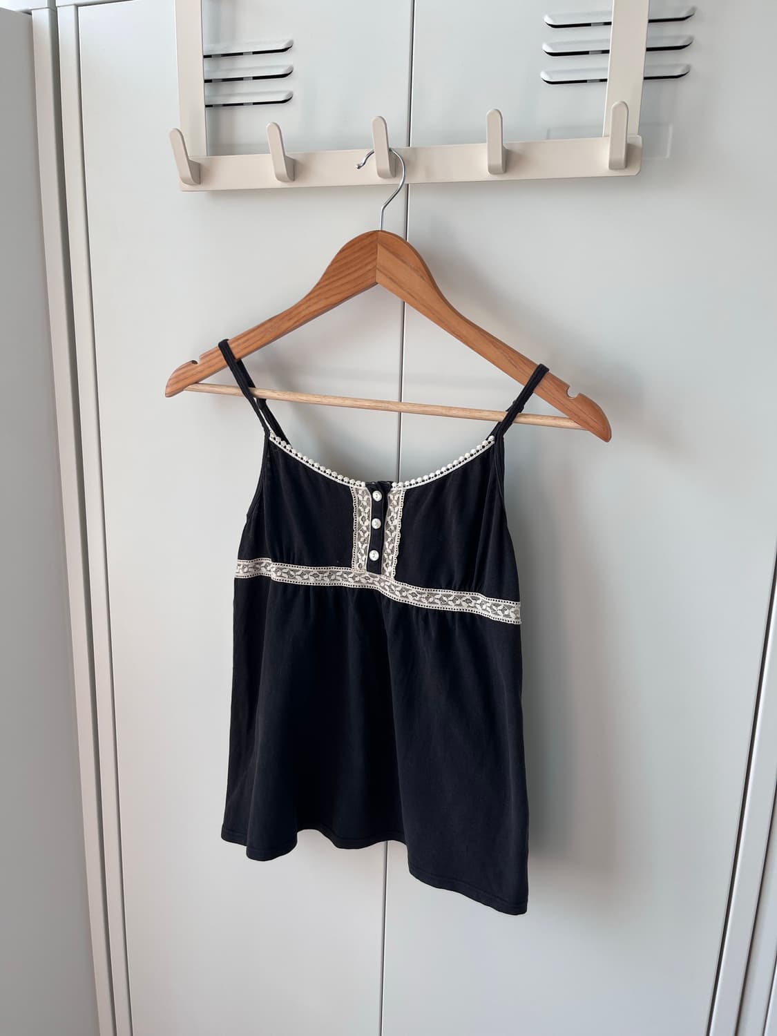 Vintage 레이스 버튼 블랙 슬리브리스 상품이미지1