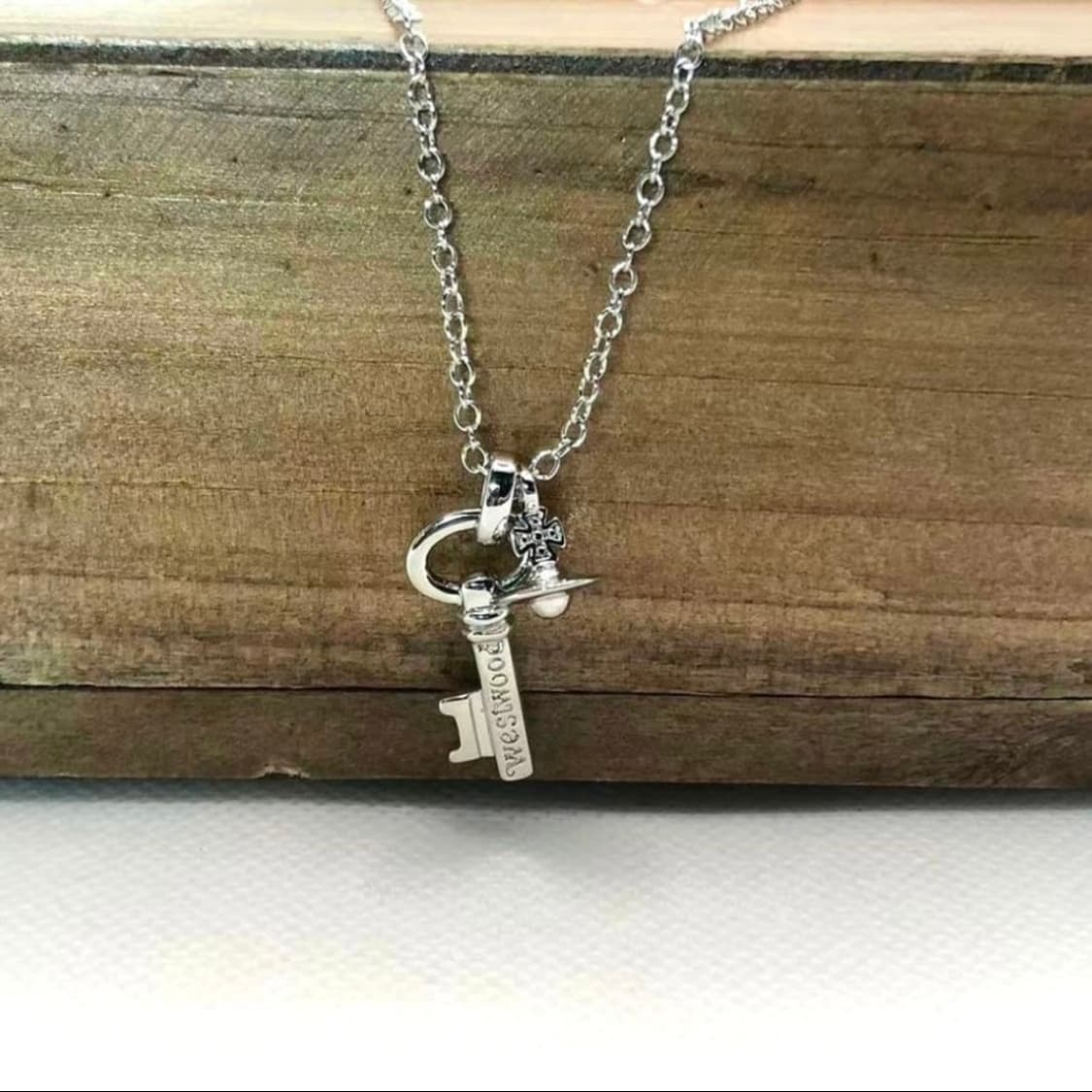 비비안웨스트우드 아카이브 열쇠 orb 팬던트 목걸이 상품이미지2