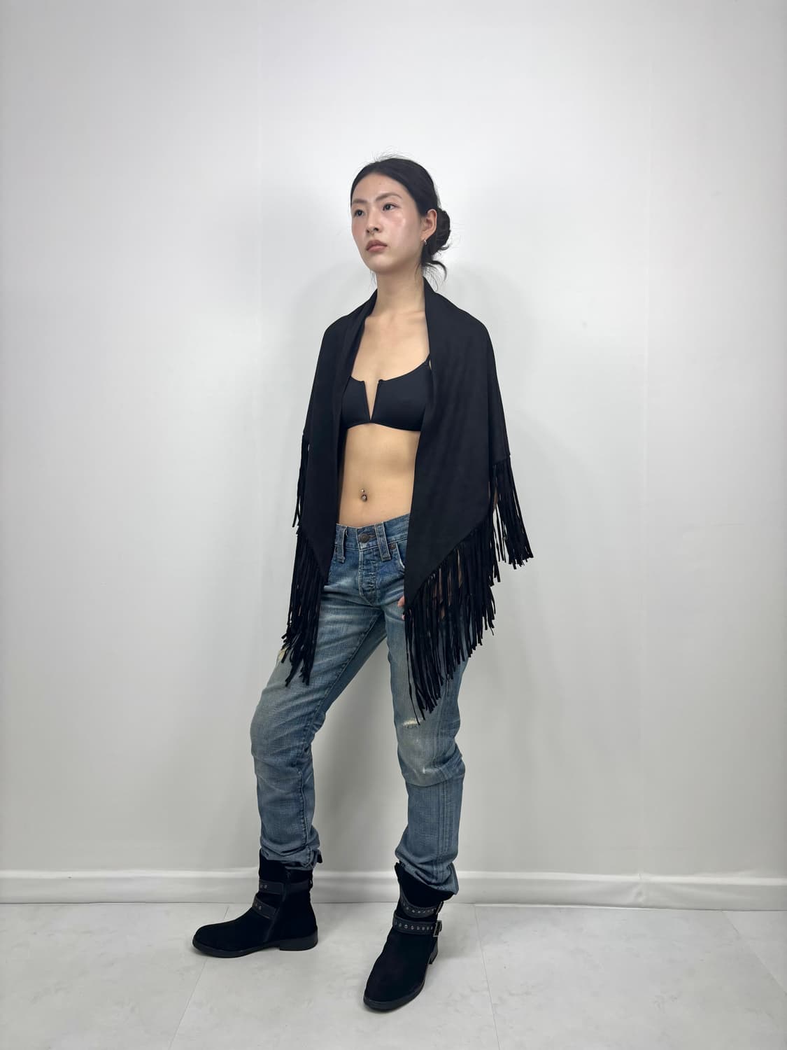 TASSEL SUEDE SHAWL 상품이미지3