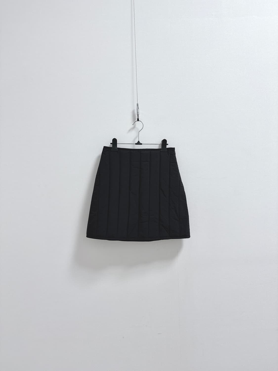 블랭크03 퀼팅 패디드 미니 스커트 상품이미지1