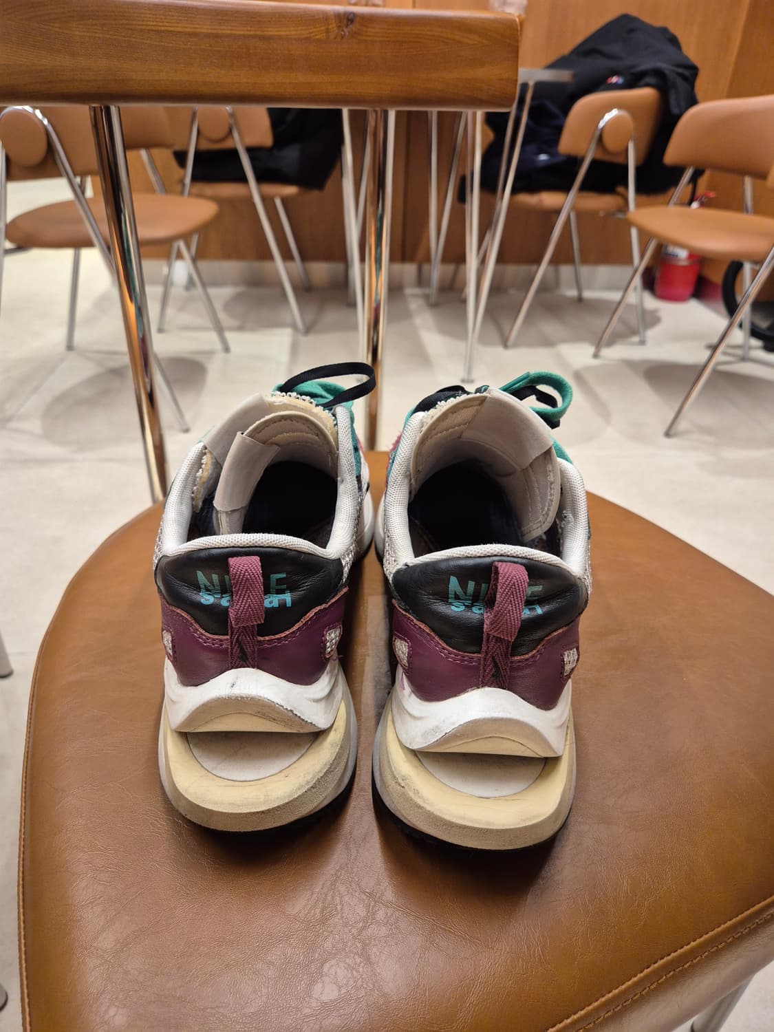 나이키 사카이 베이퍼와플 빌런레드 상품이미지3