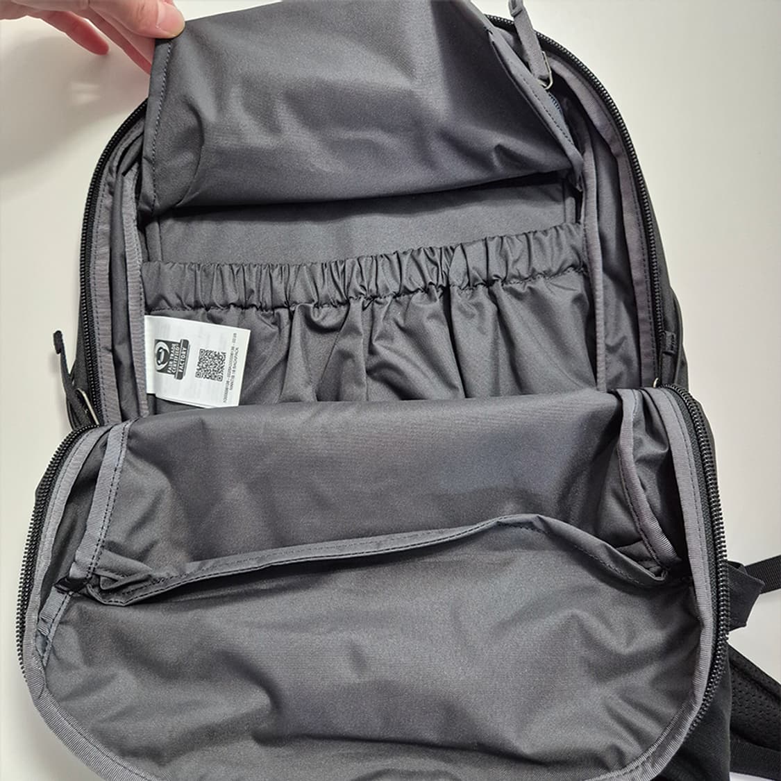  아크테릭스 맨티스 16L 경량 백팩 SS26 블랙 상품이미지5